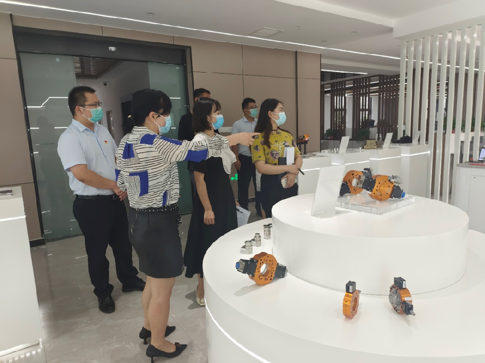 鄭投產業(yè)園黨支部聯(lián)合馬寨鎮(zhèn)黨建辦 開展入園助企主題黨日活動