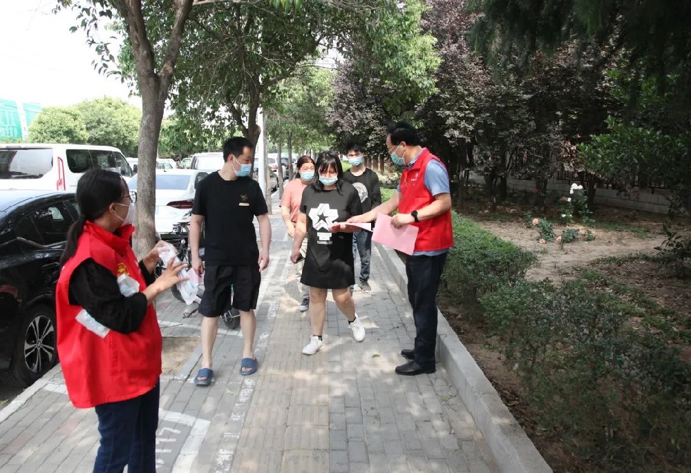 【精神文明建設】文明健身不擾民│鄭投產(chǎn)業(yè)園開展“靜音廣場舞、規(guī)范暴走團、文明健步走”志愿宣傳活動